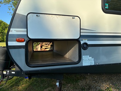 2019 FOREST RIVER SURVEYOR photo 3