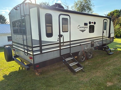 2019 FOREST RIVER SURVEYOR photo 2