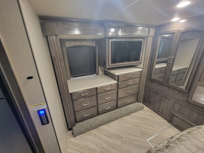 2019 FLEETWOOD PACE ARROW photo 7