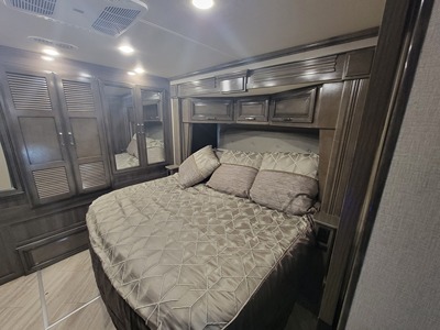 2019 FLEETWOOD PACE ARROW photo 9
