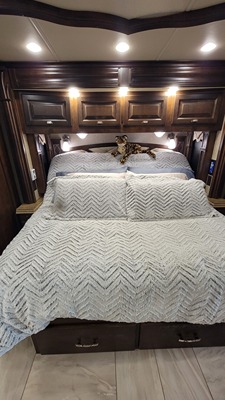 2017 TIFFIN MOTORHOMES ALLEGRO BUS photo 8