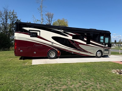 2014 TIFFIN MOTORHOMES PHAETON photo 2