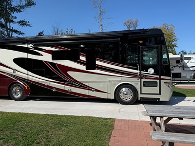 2014 TIFFIN MOTORHOMES PHAETON photo 3