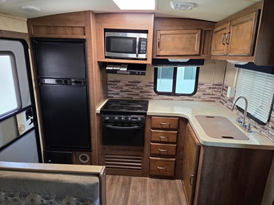 2015 CRUISER RV CORP FUN FINDER photo 2