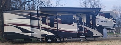 Used 2019 Keystone Alpine 3801FK