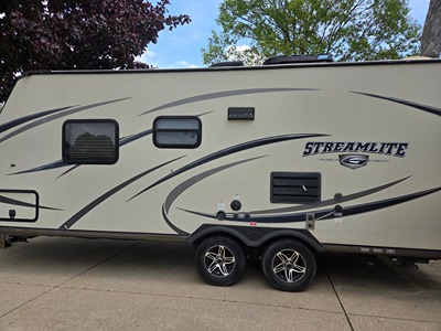 Used 2015 Gulf Stream Streamlite 22TRB