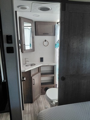 2022 ALLIANCE RV VALOR photo 5