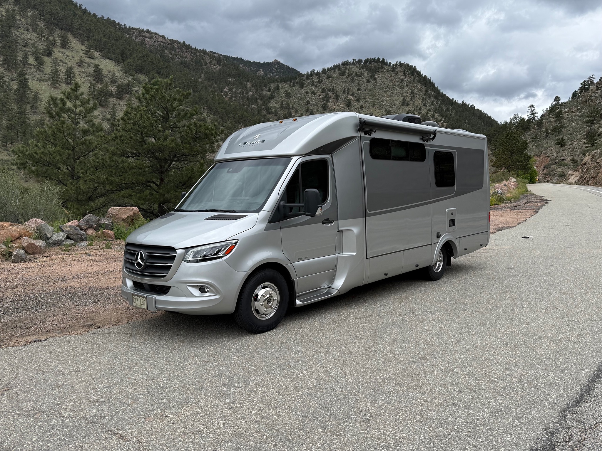 2022 LEISURE TRAVEL UNITY exterior