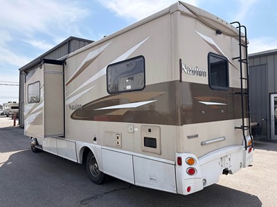 2016 WINNEBAGO NAVION photo 2