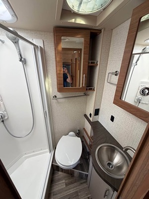 2016 WINNEBAGO NAVION photo 7