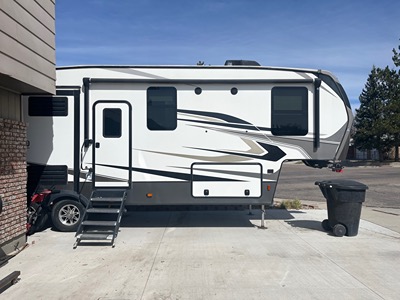 2021 KEYSTONE LAREDO photo 4