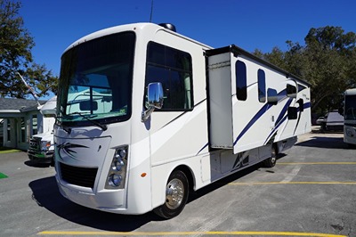 2023 THOR MOTOR COACH FREEDOM TRAVELER photo 2