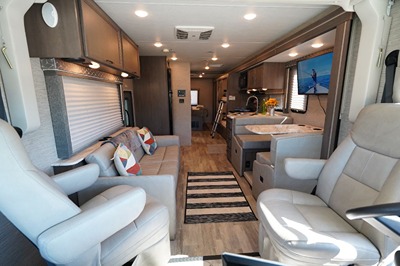 2023 THOR MOTOR COACH FREEDOM TRAVELER photo 3