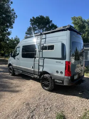 2021 OVERLAND STEALTH photo 3