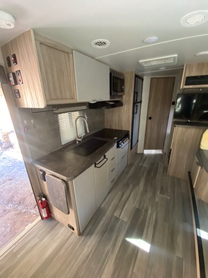 2021 WINNEBAGO MICRO MINNIE photo 5