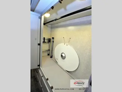 2023 Thor Motor Coach Hurricane photo 25