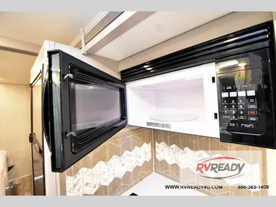 2023 Thor Motor Coach Hurricane photo 16