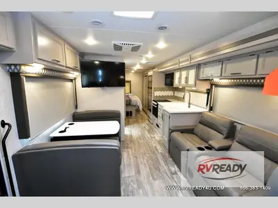 2023 Thor Motor Coach Hurricane photo 7