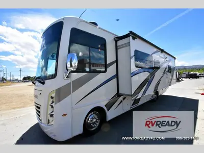 2023 Thor Motor Coach Hurricane photo 3
