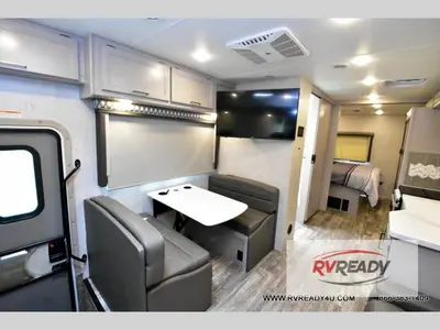 2023 Thor Motor Coach Hurricane photo 9