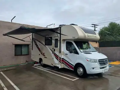 2021 THOR MOTOR COACH QUANTUM photo 4