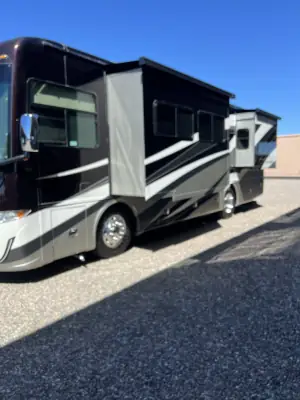 2021 TIFFIN MOTORHOMES ALLEGRO RED photo 2