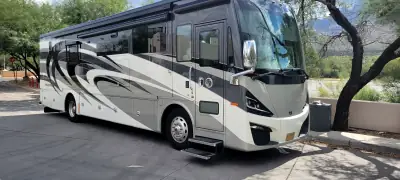 2021 TIFFIN MOTORHOMES PHAETON photo 2