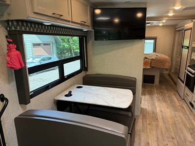 2022 THOR MOTOR COACH HURRICANE photo 5