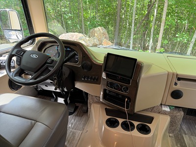 2022 THOR MOTOR COACH HURRICANE photo 4