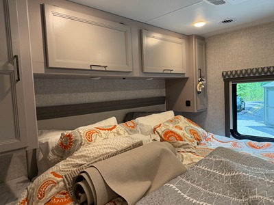 2022 THOR MOTOR COACH HURRICANE photo 7