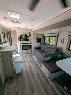 2023 COACHMEN CATALINA DESTINATION SERIES photo 5