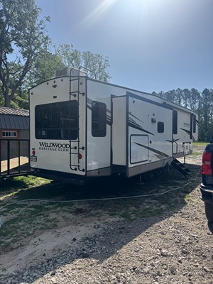 Used 2024 Forest River Wildwood Heritage Glen 370BL
