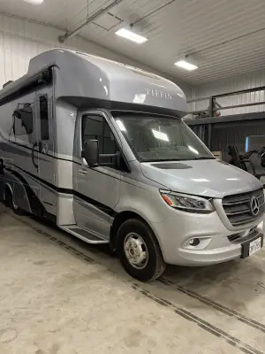 2021 TIFFIN MOTORHOMES WAYFARER photo 2