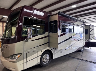 2012 TIFFIN MOTORHOMES PHAETON photo 2