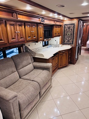 2012 TIFFIN MOTORHOMES PHAETON photo 4