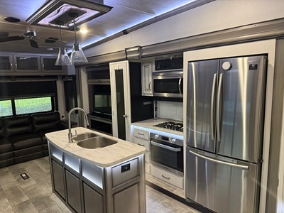 2020 KEYSTONE MONTANA photo 2