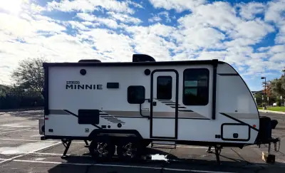 2021 WINNEBAGO MICRO MINNIE photo 2