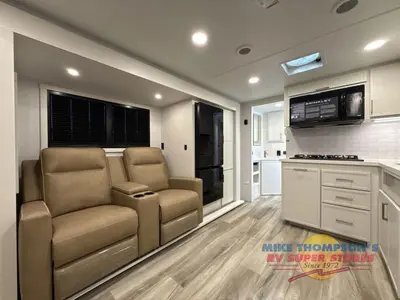 2027 Brinkley Model Ix photo 11