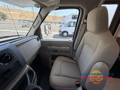 2027 Thor Motor Coach Chateau photo 12