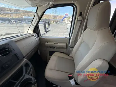 2027 Thor Motor Coach Chateau photo 12