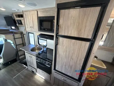 2018 Forest River RV Forester LE photo 21