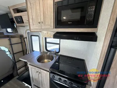 2018 Forest River RV Forester LE photo 22