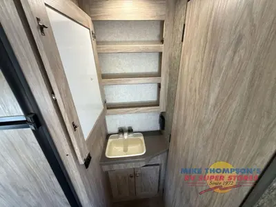 2018 Forest River RV Forester LE photo 29