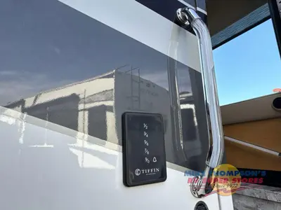 2021 Tiffin Motorhomes Phaeton photo 15