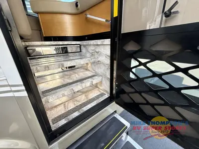 2021 Tiffin Motorhomes Phaeton photo 16