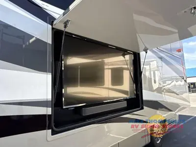 2021 Tiffin Motorhomes Phaeton photo 14