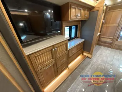 2021 Tiffin Motorhomes Phaeton photo 40