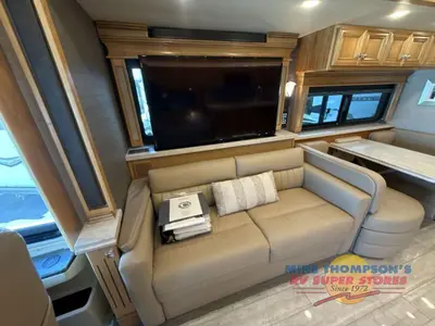 2021 Tiffin Motorhomes Phaeton photo 24
