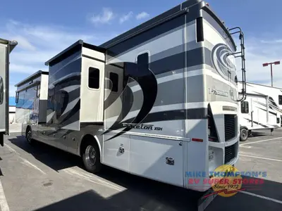 2021 Tiffin Motorhomes Phaeton photo 8