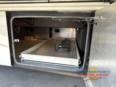 2021 Tiffin Motorhomes Phaeton photo 13